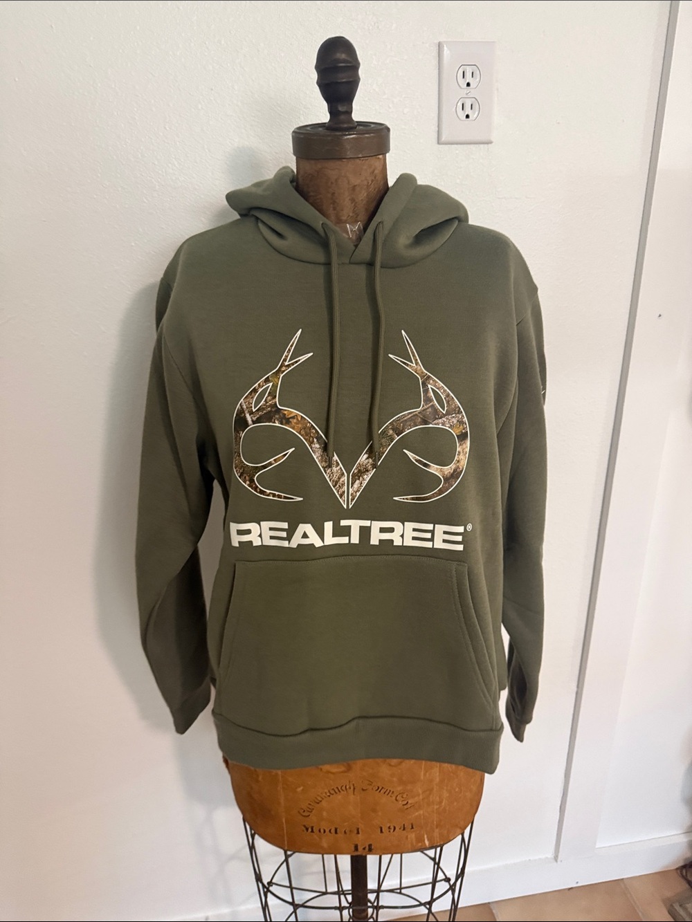 NWT Realtree Olive Camo Antler Logo Hoodie Sizes S, M & L